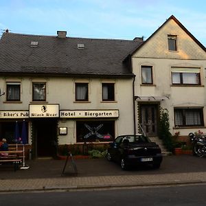 Black Bear Bikers Pub-Hotel
